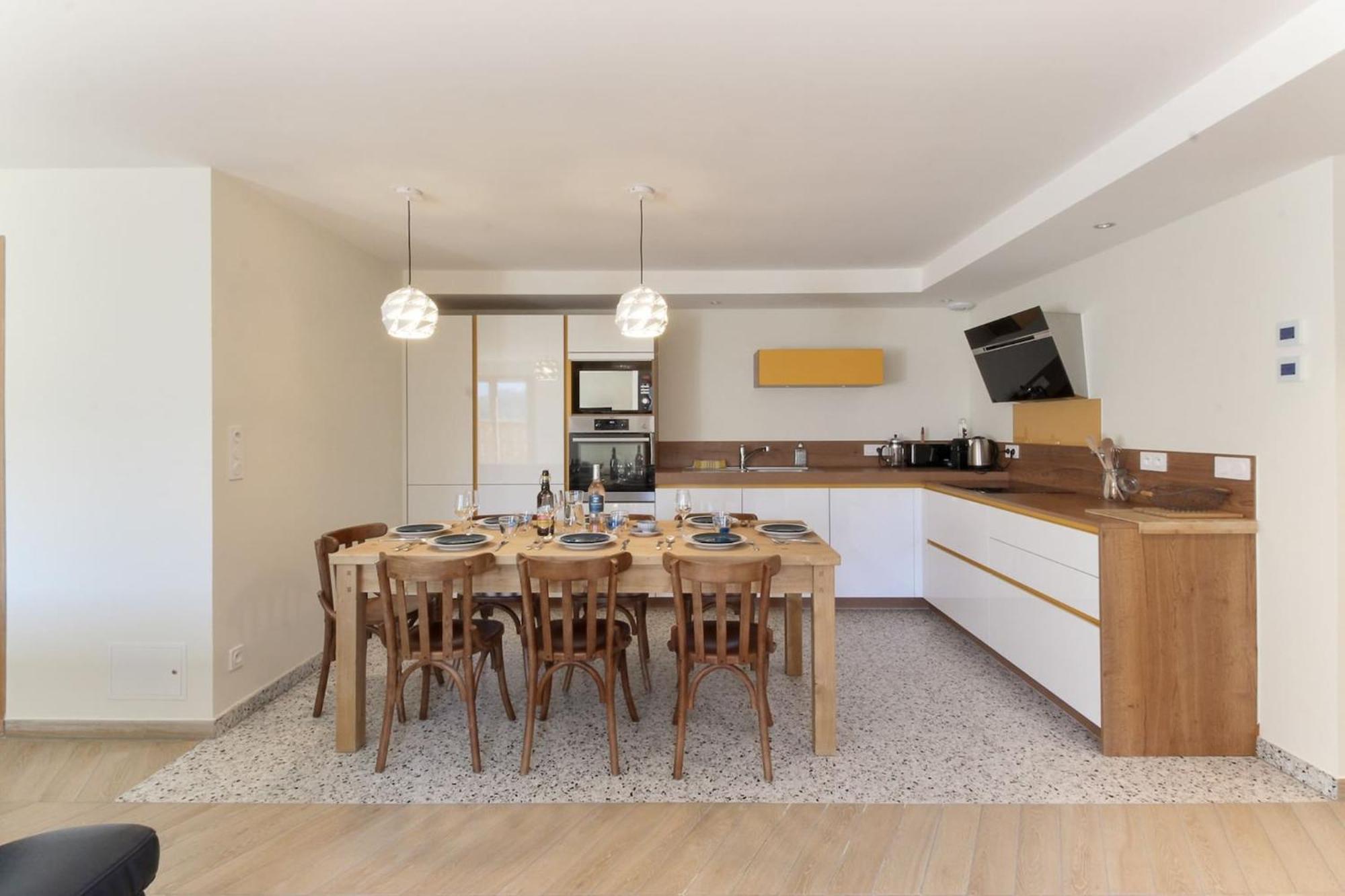 L'abeille - Renovated - 4 Bedroom - 8 Person-110sqm - Views!